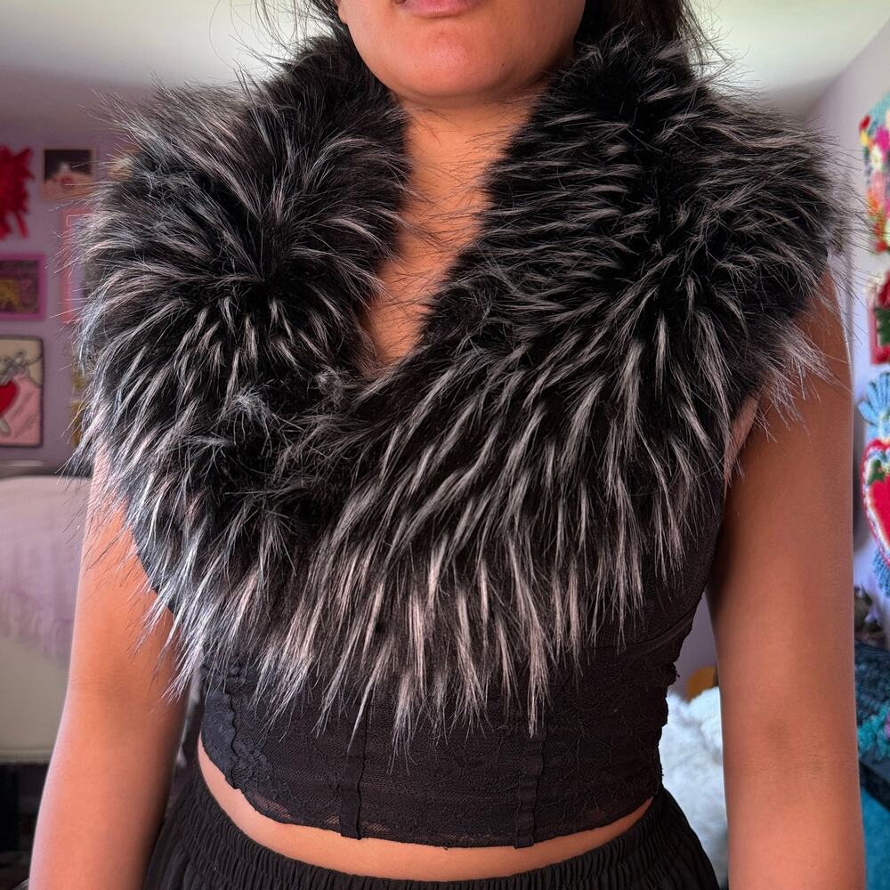 NEW Vintage deadstock Y2K funky faux fur scarf